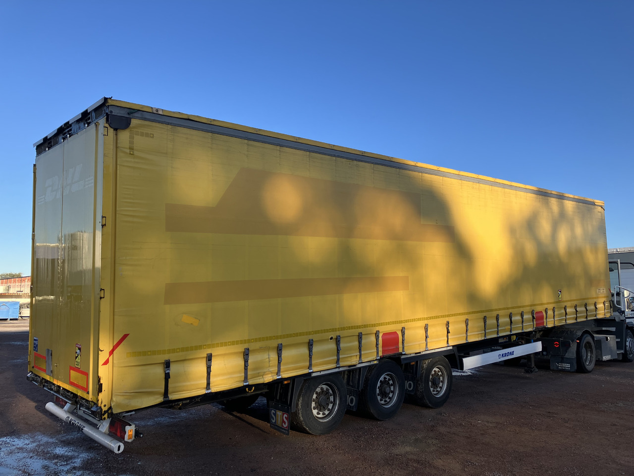 KRONE MEGA CURTAIN - LIFTING ROOF - HUCKEPACK - Planenauflieger: das Bild 4 KRONE MEGA CURTAIN - LIFTING ROOF - HUCKEPACK - Planenauflieger: das Bild 4