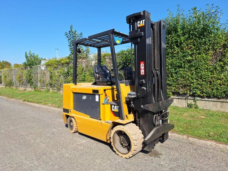 Caterpillar EC55N - Elektrostapler: das Bild 2 Caterpillar EC55N - Elektrostapler: das Bild 2