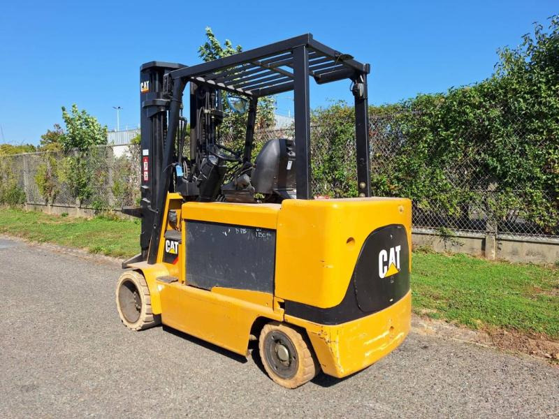 Caterpillar EC55N - Elektrostapler: das Bild 4 Caterpillar EC55N - Elektrostapler: das Bild 4