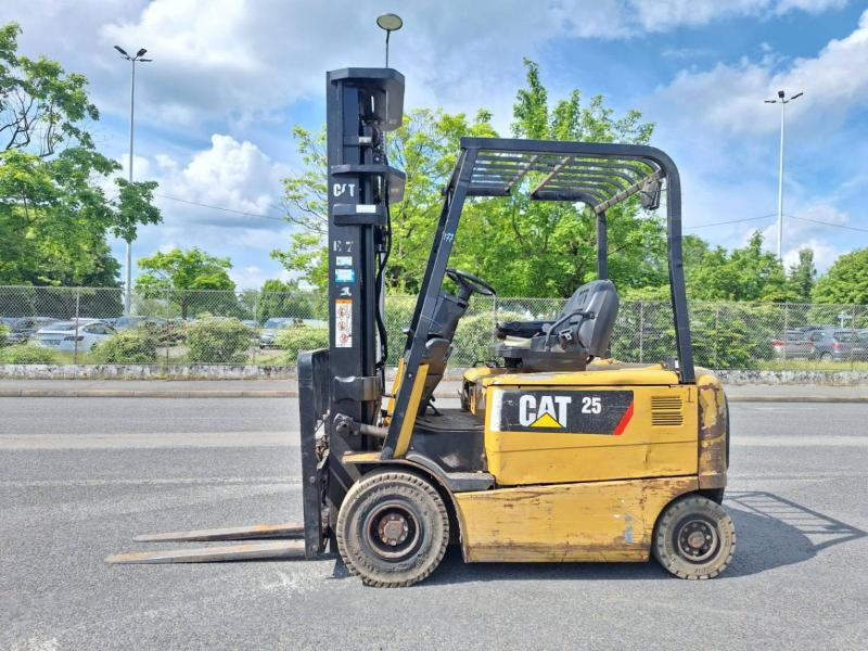 Caterpillar EP25KP - Elektrostapler: das Bild 2 Caterpillar EP25KP - Elektrostapler: das Bild 2