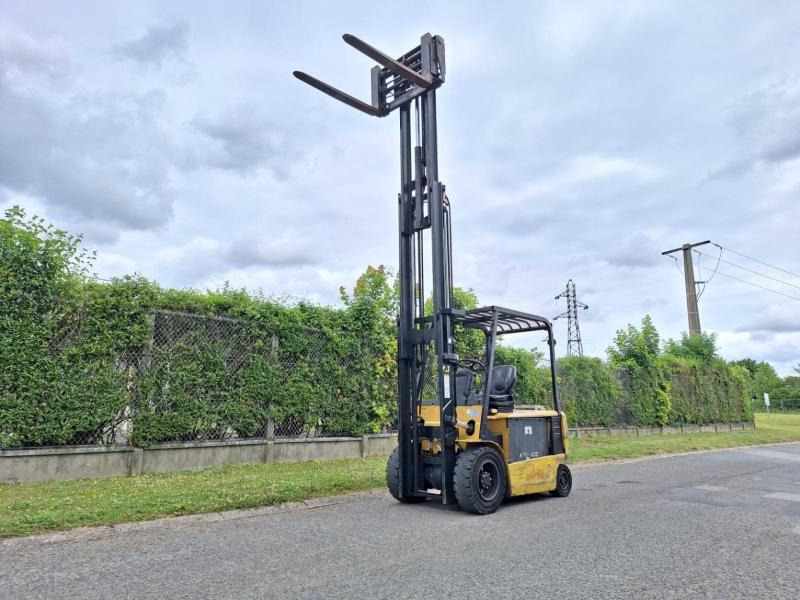 Caterpillar EP30K - Elektrostapler: das Bild 5 Caterpillar EP30K - Elektrostapler: das Bild 5