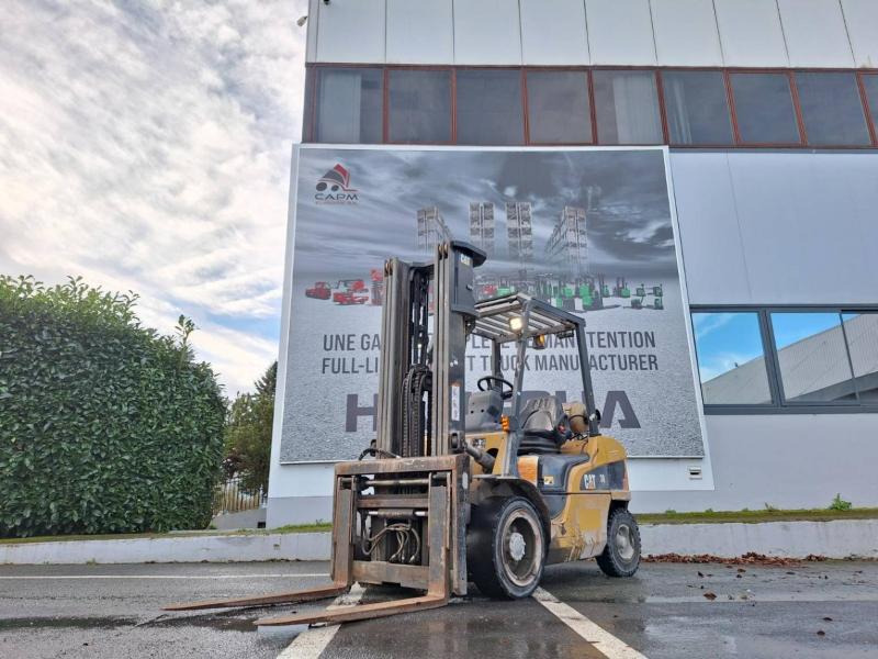 Caterpillar GP30NT - Treibgasstapler: das Bild 1 Caterpillar GP30NT - Treibgasstapler: das Bild 1