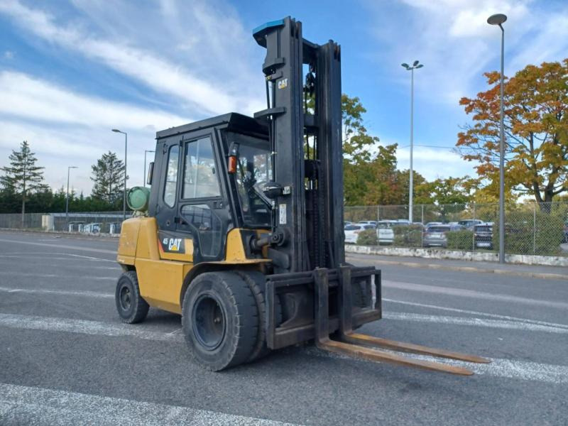 Caterpillar GP45K2 - Treibgasstapler: das Bild 2 Caterpillar GP45K2 - Treibgasstapler: das Bild 2
