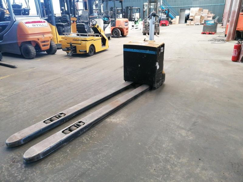 Caterpillar NPP20N2 - Niederhubwagen: das Bild 1 Caterpillar NPP20N2 - Niederhubwagen: das Bild 1