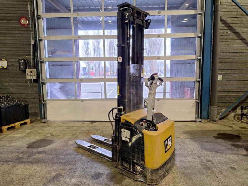 Caterpillar NSP16N - Hochhubwagen: das Bild 1 Caterpillar NSP16N - Hochhubwagen: das Bild 1