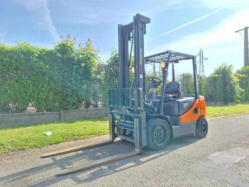 Doosan D30S 5 - Dieselstapler: das Bild 2 Doosan D30S 5 - Dieselstapler: das Bild 2