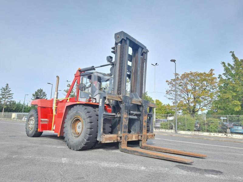 Kalmar DCF370-1200 - Dieselstapler: das Bild 5 Kalmar DCF370-1200 - Dieselstapler: das Bild 5