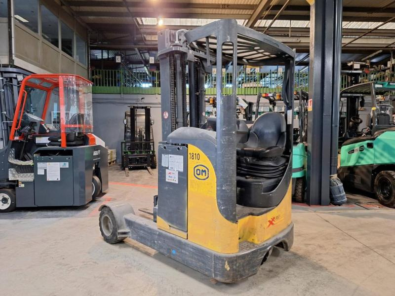 Om XRS20AC - Schubmaststapler: das Bild 1 Om XRS20AC - Schubmaststapler: das Bild 1