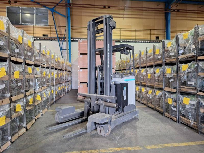 UniCarriers 250DTFVRE635UFW - Vierwegstapler: das Bild 1 UniCarriers 250DTFVRE635UFW - Vierwegstapler: das Bild 1