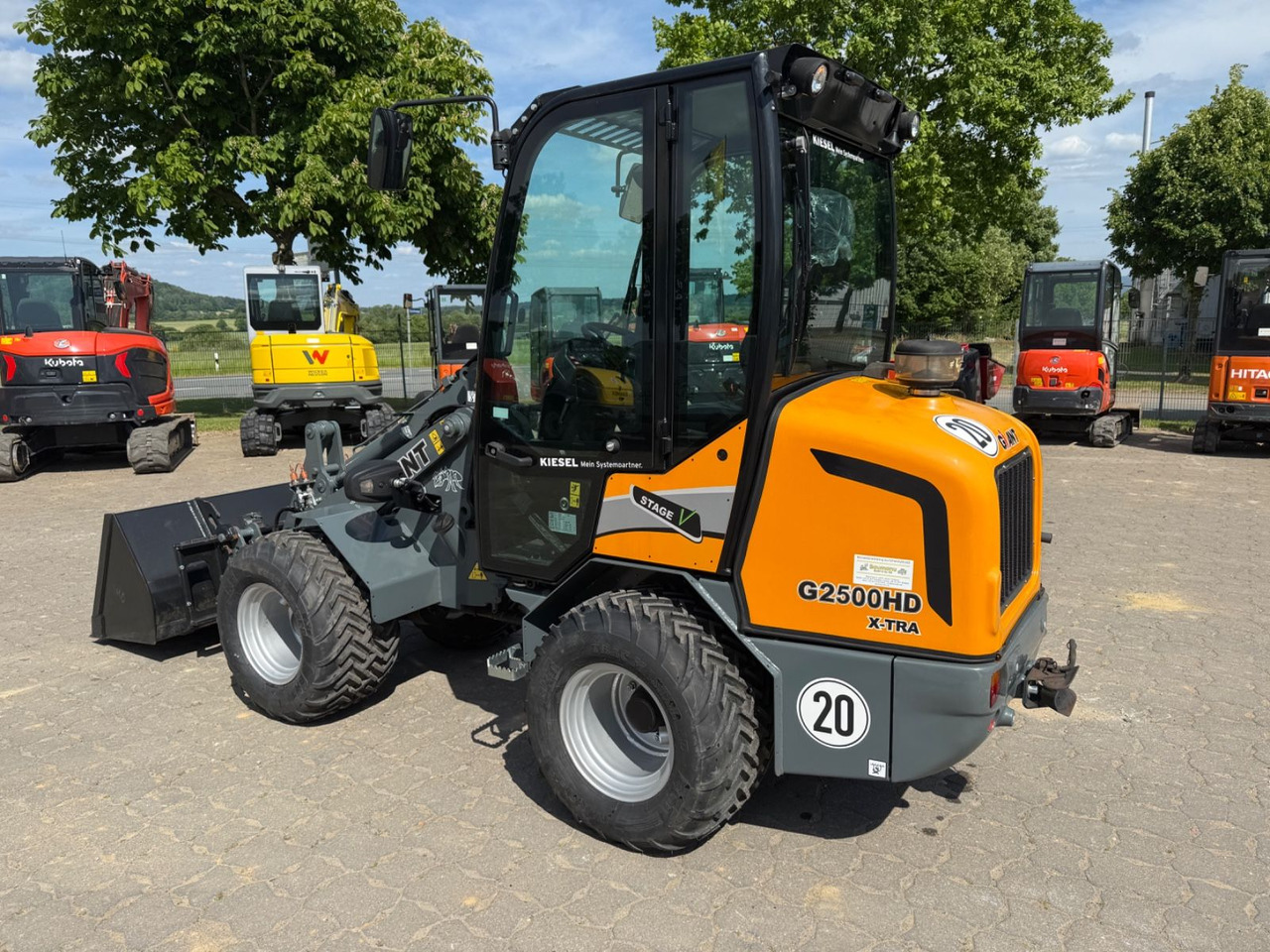 Giant G2500 HD X-TRA, Bj 20, SW, Schaufel, Gabel - Radlader: das Bild 2 Giant G2500 HD X-TRA, Bj 20, SW, Schaufel, Gabel - Radlader: das Bild 2