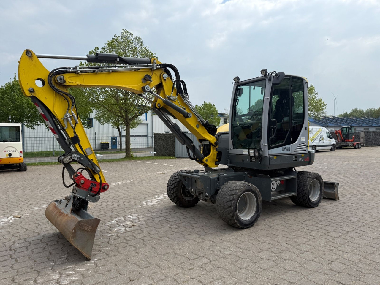 Wacker EW 65, Bj 18, 855 BH, VA, Breitreifen HS03, TOP - Mobilbagger: das Bild 1 Wacker EW 65, Bj 18, 855 BH, VA, Breitreifen HS03, TOP - Mobilbagger: das Bild 1