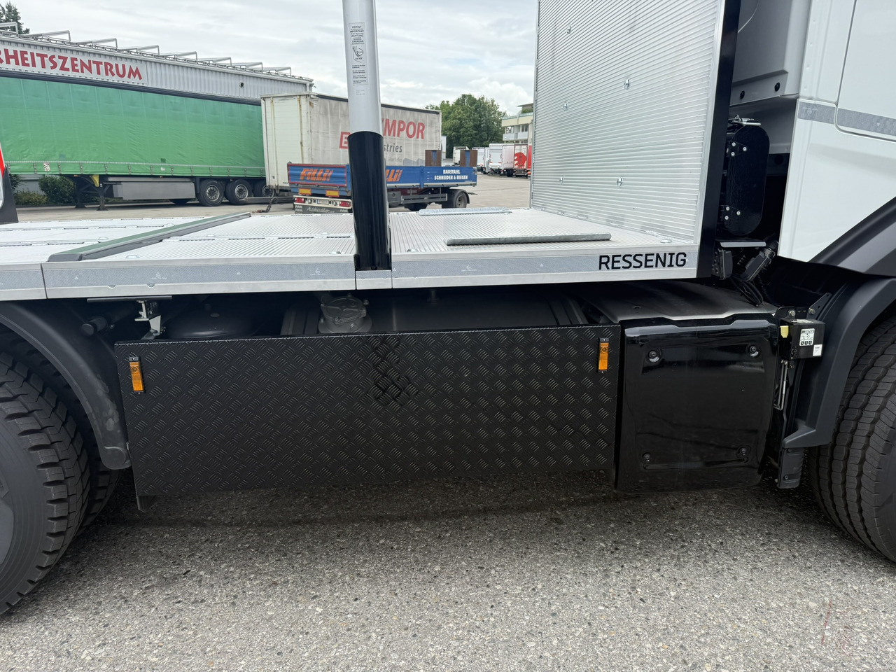 Holztransporter, Autokran Für die Beförderung von Holz neu kaufen DAF XF FAT XF 530: das Bild 17