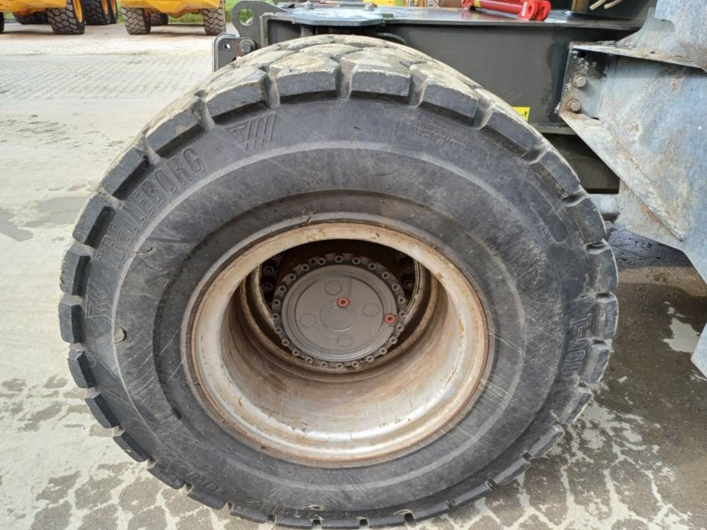 Sennebogen 735E - Umschlagbagger: das Bild 5 Sennebogen 735E - Umschlagbagger: das Bild 5