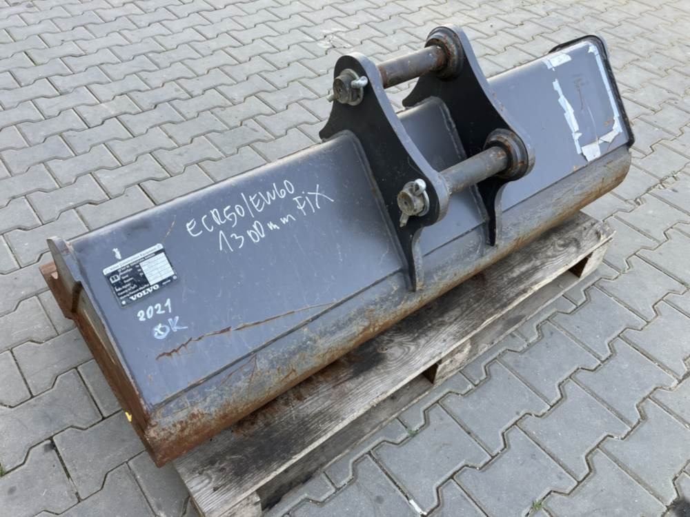 Volvo Böschungslöffel starr - Baggerlader: das Bild 2 Volvo Böschungslöffel starr - Baggerlader: das Bild 2