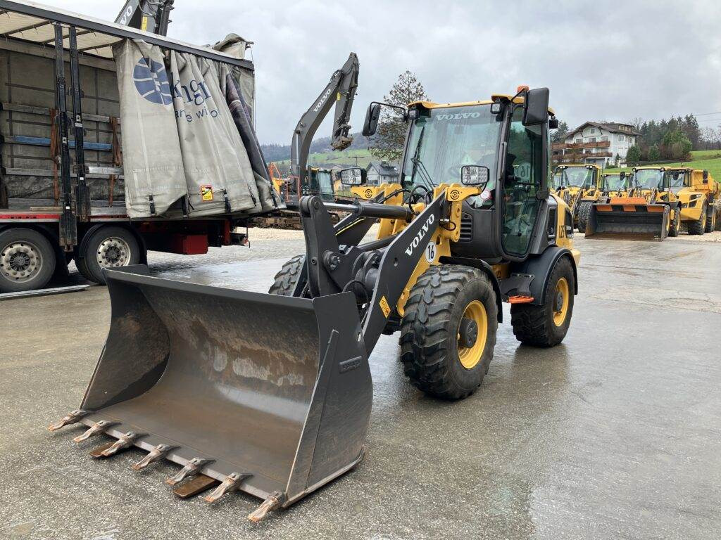 Volvo JL25H Electric - Kompaktlader: das Bild 4 Volvo JL25H Electric - Kompaktlader: das Bild 4