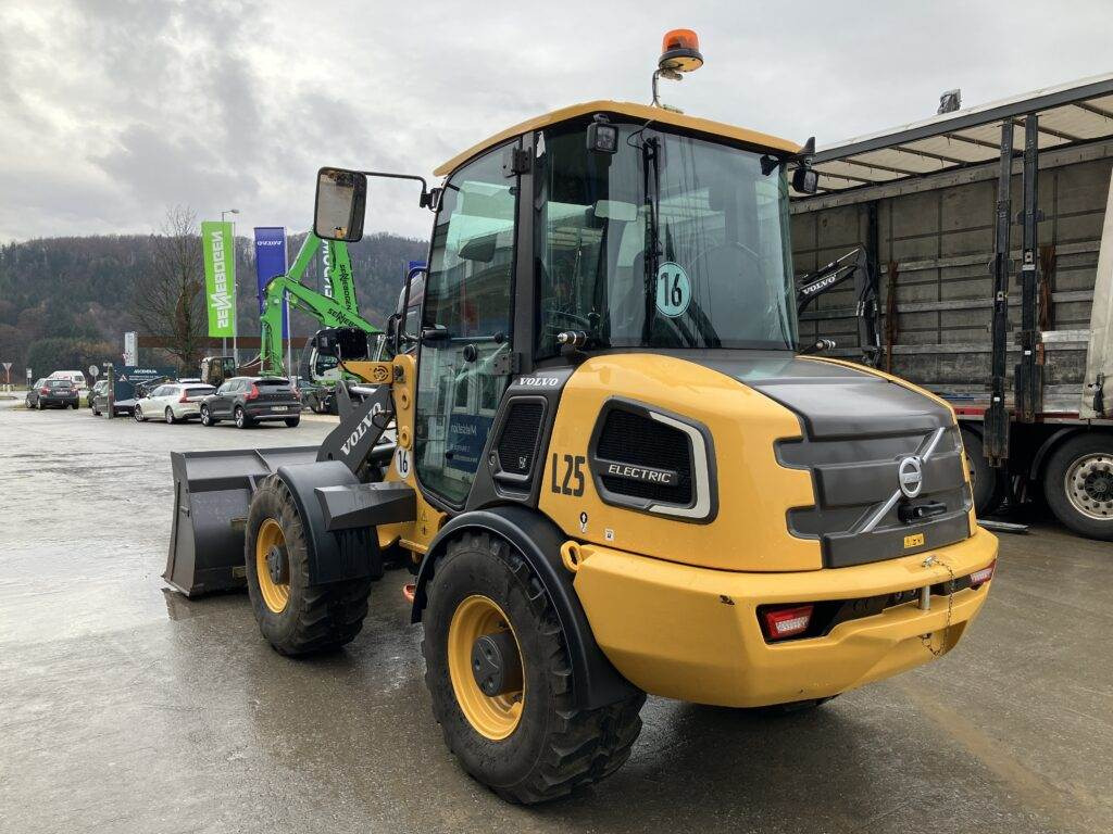 Volvo JL25H Electric - Kompaktlader: das Bild 3 Volvo JL25H Electric - Kompaktlader: das Bild 3