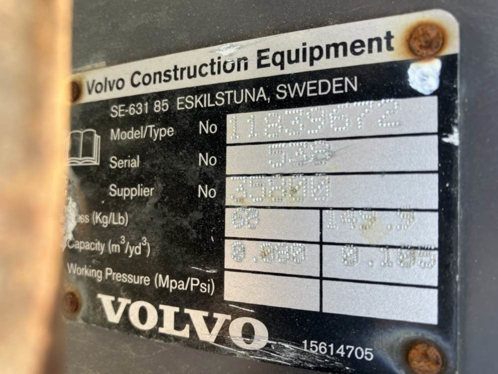 Volvo Tieflöffel mit Zähne - Festanbau - Baggerlader: das Bild 4 Volvo Tieflöffel mit Zähne - Festanbau - Baggerlader: das Bild 4