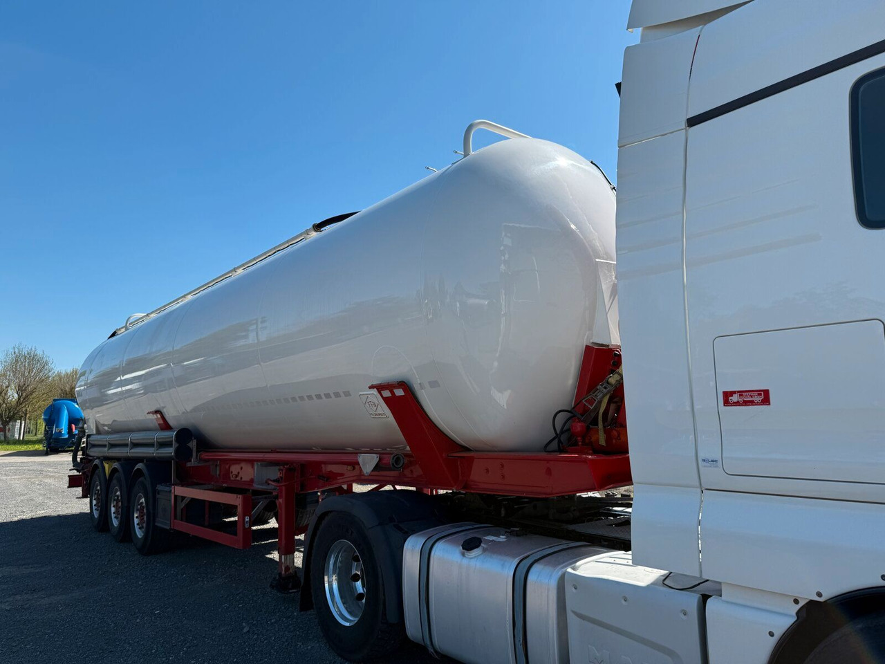 Feldbinder KIP 60.3 Silo 60.000 L 3 Achse ADR - Siloauflieger: das Bild 1 Feldbinder KIP 60.3 Silo 60.000 L 3 Achse ADR - Siloauflieger: das Bild 1
