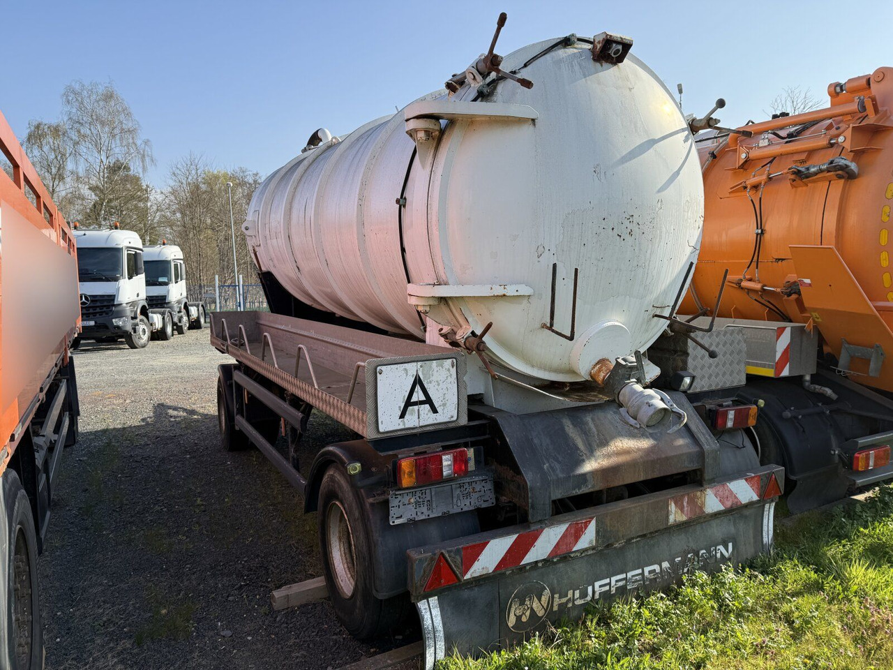 Hüffermann HSD181D Tankanhänger für nicht GGVS Güter - Tankanhänger: das Bild 4 Hüffermann HSD181D Tankanhänger für nicht GGVS Güter - Tankanhänger: das Bild 4