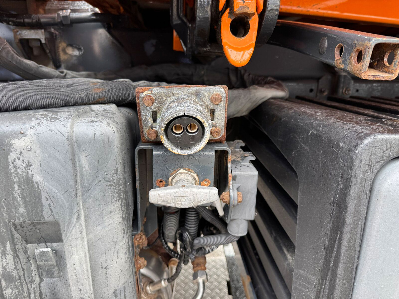 Autokran Iveco TRAKKER Kipper Kran TEREX 85.2 Winterdienst: das Bild 17