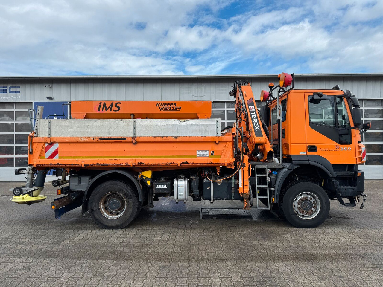 Iveco TRAKKER Kipper Kran TEREX 85.2 Winterdienst - Kipper, Autokran: das Bild 3 Iveco TRAKKER Kipper Kran TEREX 85.2 Winterdienst - Kipper, Autokran: das Bild 3