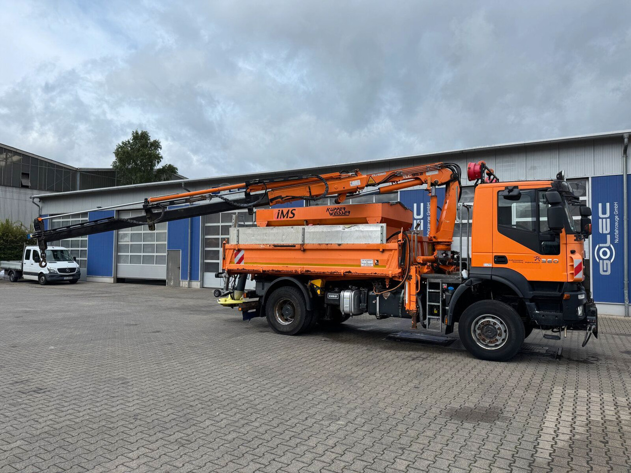 Autokran Iveco TRAKKER Kipper Kran TEREX 85.2 Winterdienst: das Bild 7