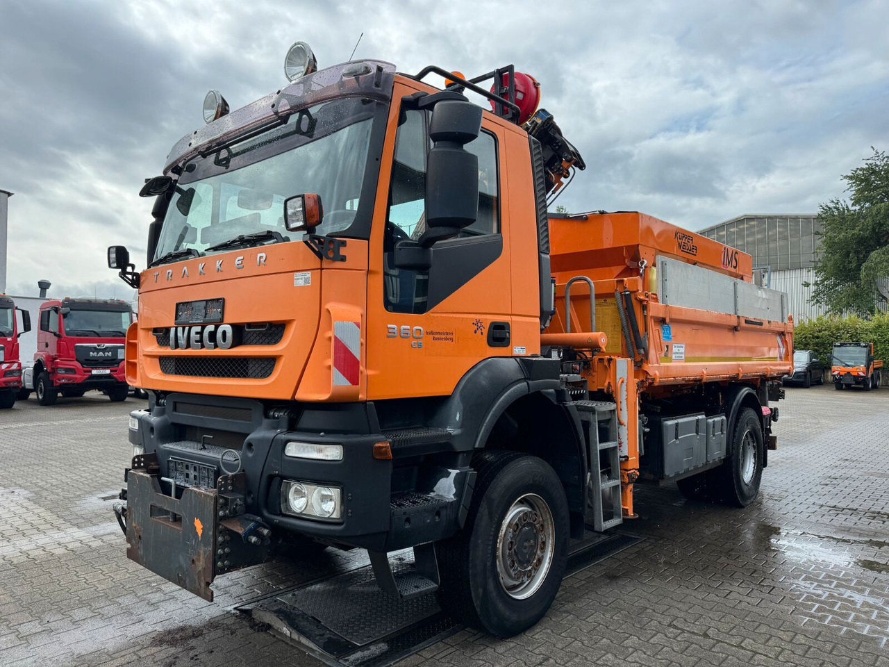 Iveco TRAKKER Kipper Kran TEREX 85.2 Winterdienst - Kipper, Autokran: das Bild 2 Iveco TRAKKER Kipper Kran TEREX 85.2 Winterdienst - Kipper, Autokran: das Bild 2