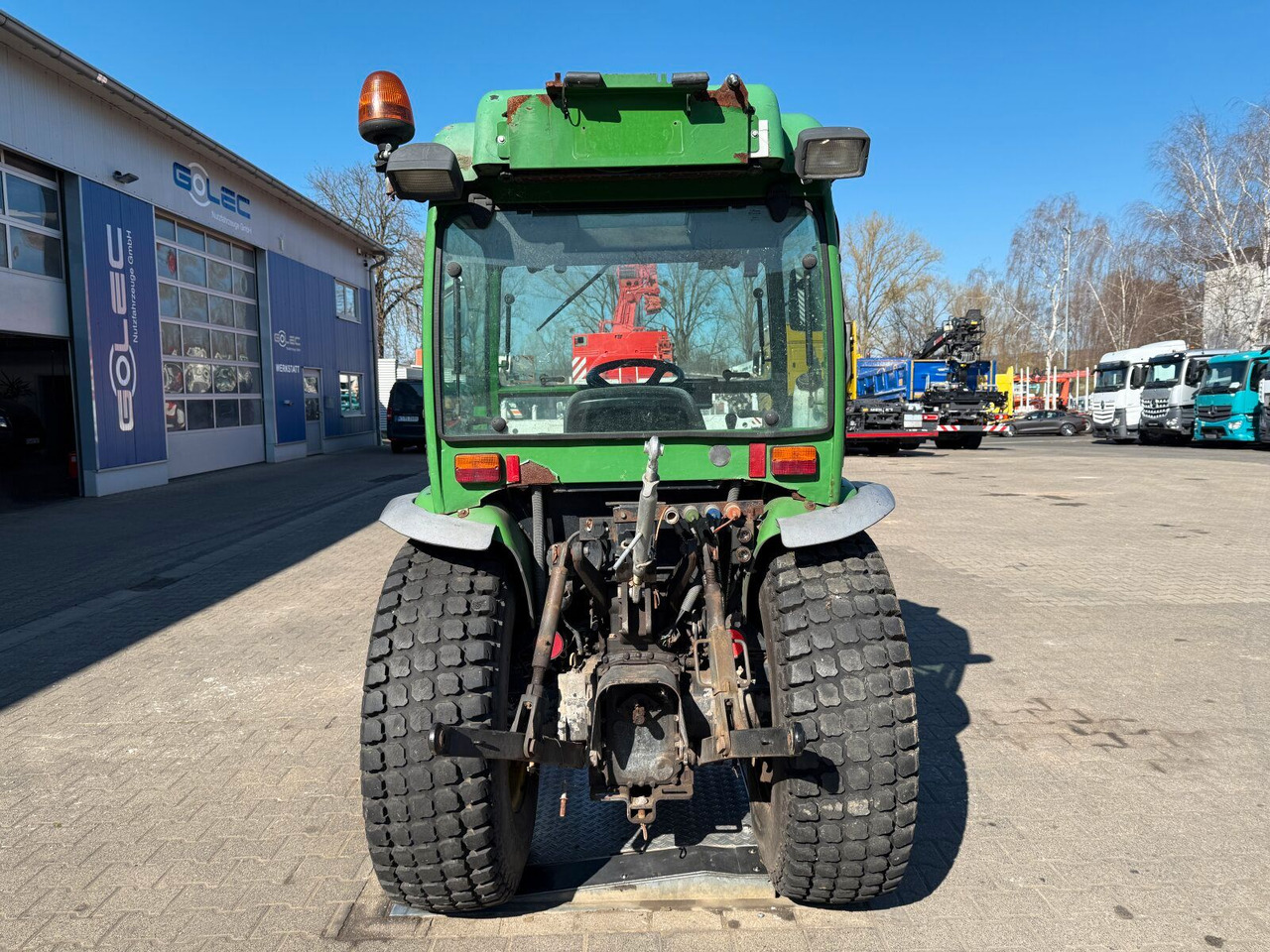John Deere 3520 Kommunaltrak. Frontkraftheber Kuppeldreieck - Traktor: das Bild 4 John Deere 3520 Kommunaltrak. Frontkraftheber Kuppeldreieck - Traktor: das Bild 4