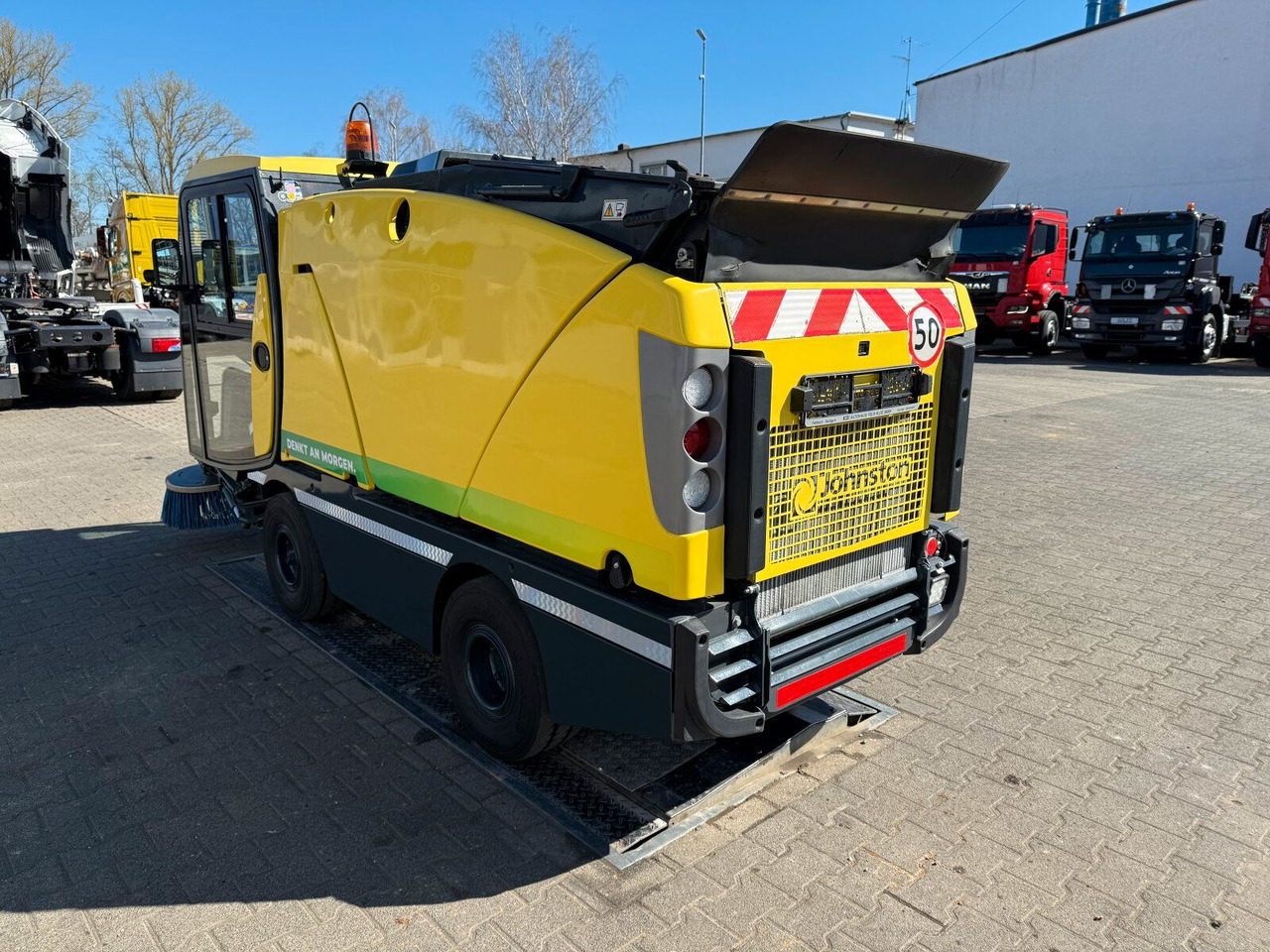 Johnston C202 Kleinkehrmaschine 2 M³ - 6.000 h - Kehrmaschine: das Bild 5 Johnston C202 Kleinkehrmaschine 2 M³ - 6.000 h - Kehrmaschine: das Bild 5