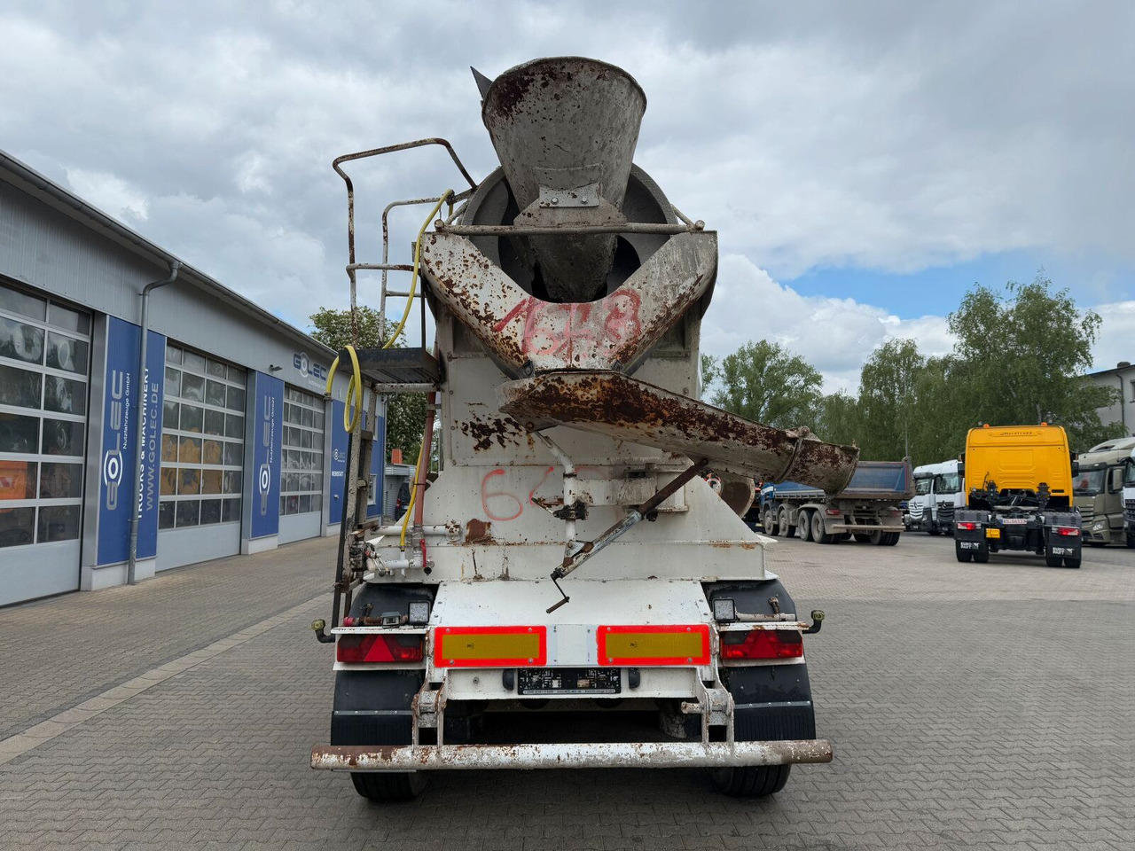 Turbo´s Hoet Betonmisch Auflieger Motor aus 2019 - LKW: das Bild 4 Turbo´s Hoet Betonmisch Auflieger Motor aus 2019 - LKW: das Bild 4