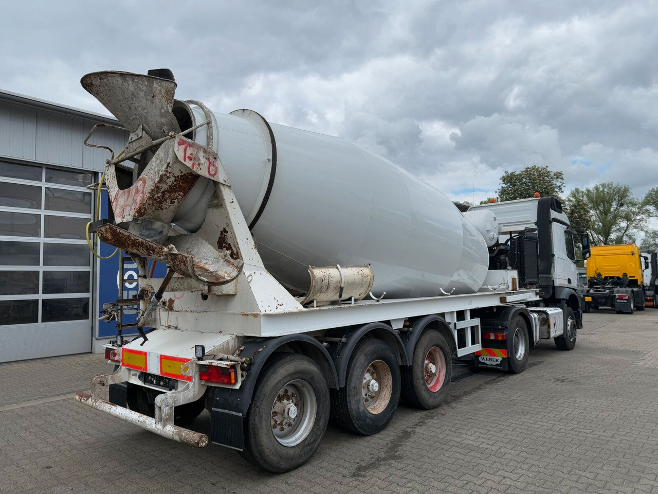Turbo´s Hoet Betonmisch Auflieger Motor aus 2019 - LKW: das Bild 3 Turbo´s Hoet Betonmisch Auflieger Motor aus 2019 - LKW: das Bild 3