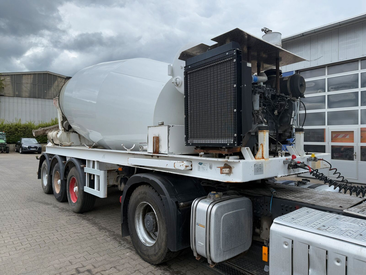 Turbo´s Hoet Betonmisch Auflieger Motor aus 2019 - LKW: das Bild 1 Turbo´s Hoet Betonmisch Auflieger Motor aus 2019 - LKW: das Bild 1