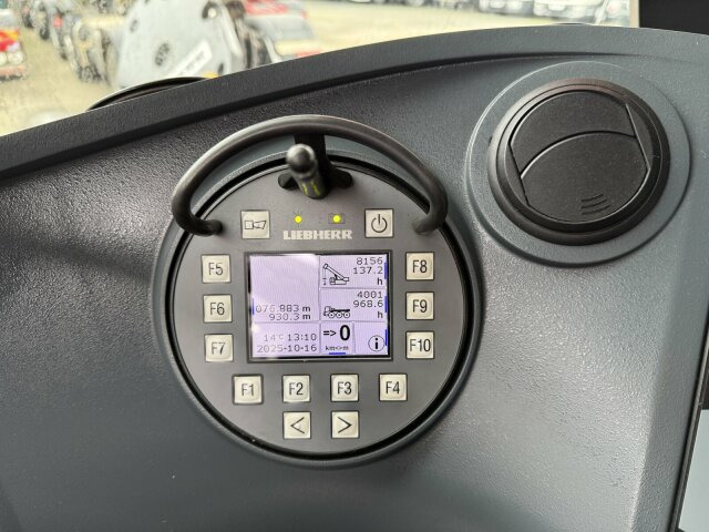 Liebherr LTM 1070-4.2 Autokran mit Spitze *TOP Zustand - All-Terrain Kran: das Bild 5 Liebherr LTM 1070-4.2 Autokran mit Spitze *TOP Zustand - All-Terrain Kran: das Bild 5