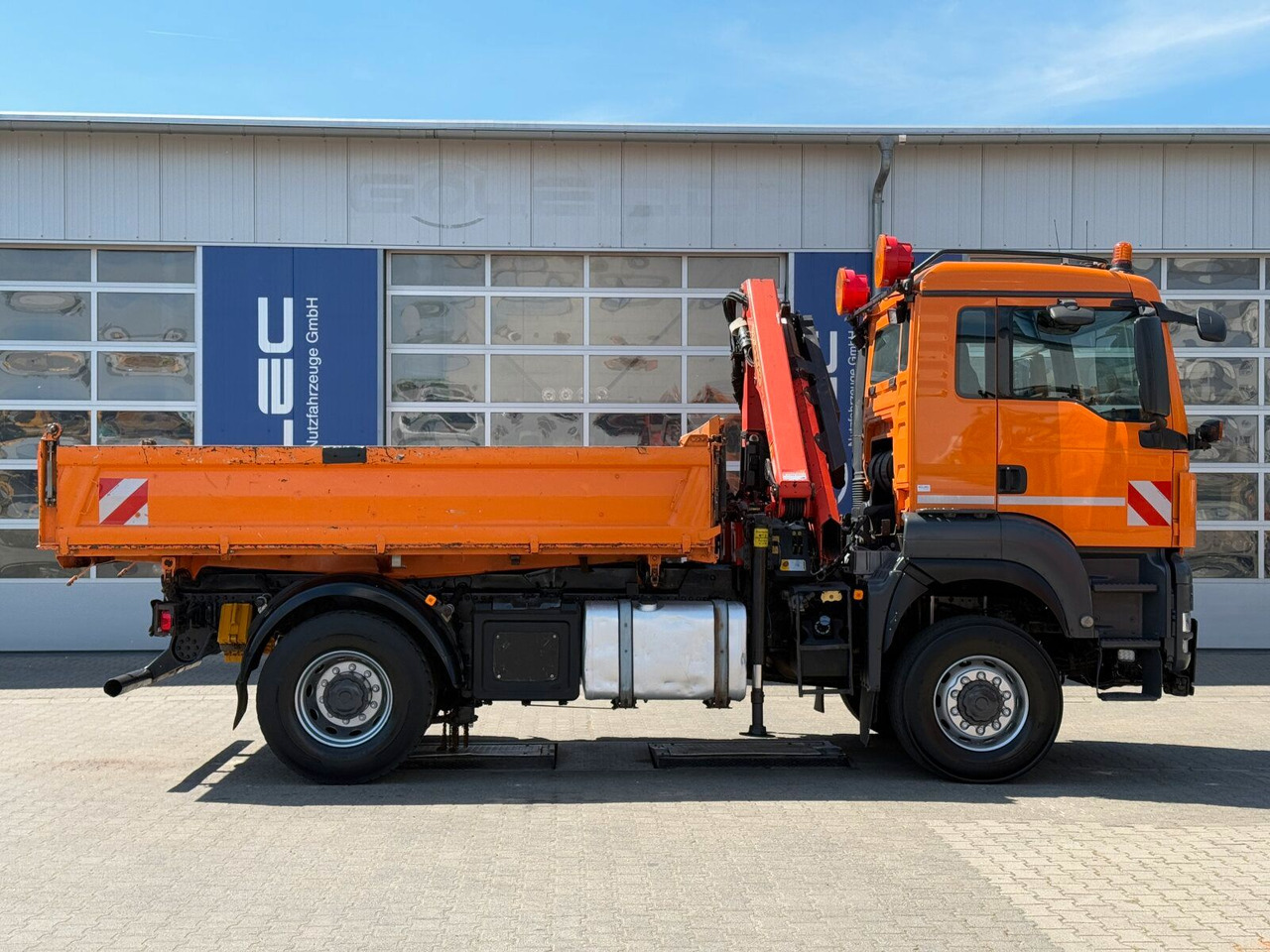 MAN TGA 18.360 4x4 Kipper Kran PALFINGER Winterd. - Kipper, Autokran: das Bild 2 MAN TGA 18.360 4x4 Kipper Kran PALFINGER Winterd. - Kipper, Autokran: das Bild 2