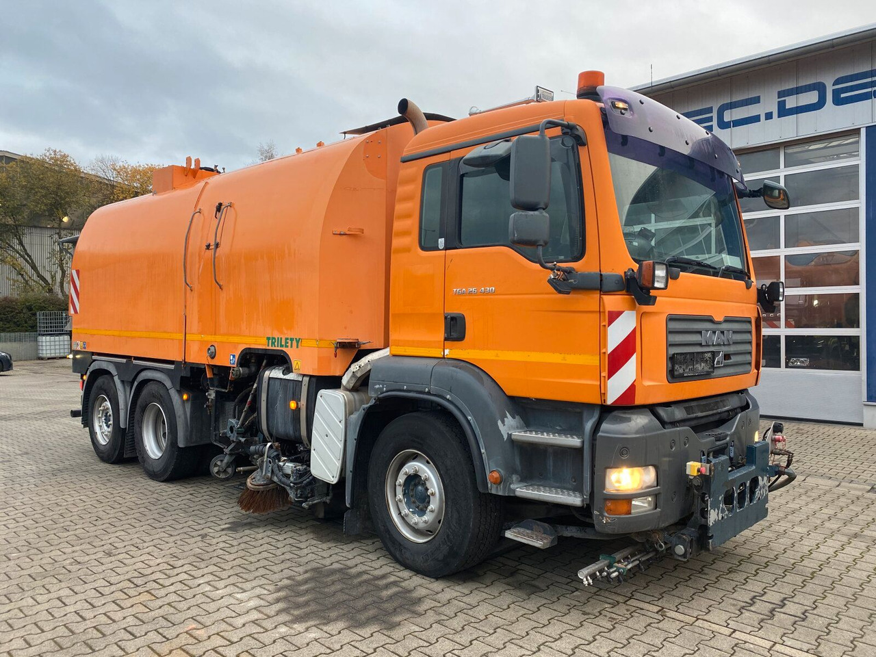 MAN TGA 26.430 6x2-2 LL - Kehrmaschine: das Bild 1 MAN TGA 26.430 6x2-2 LL - Kehrmaschine: das Bild 1