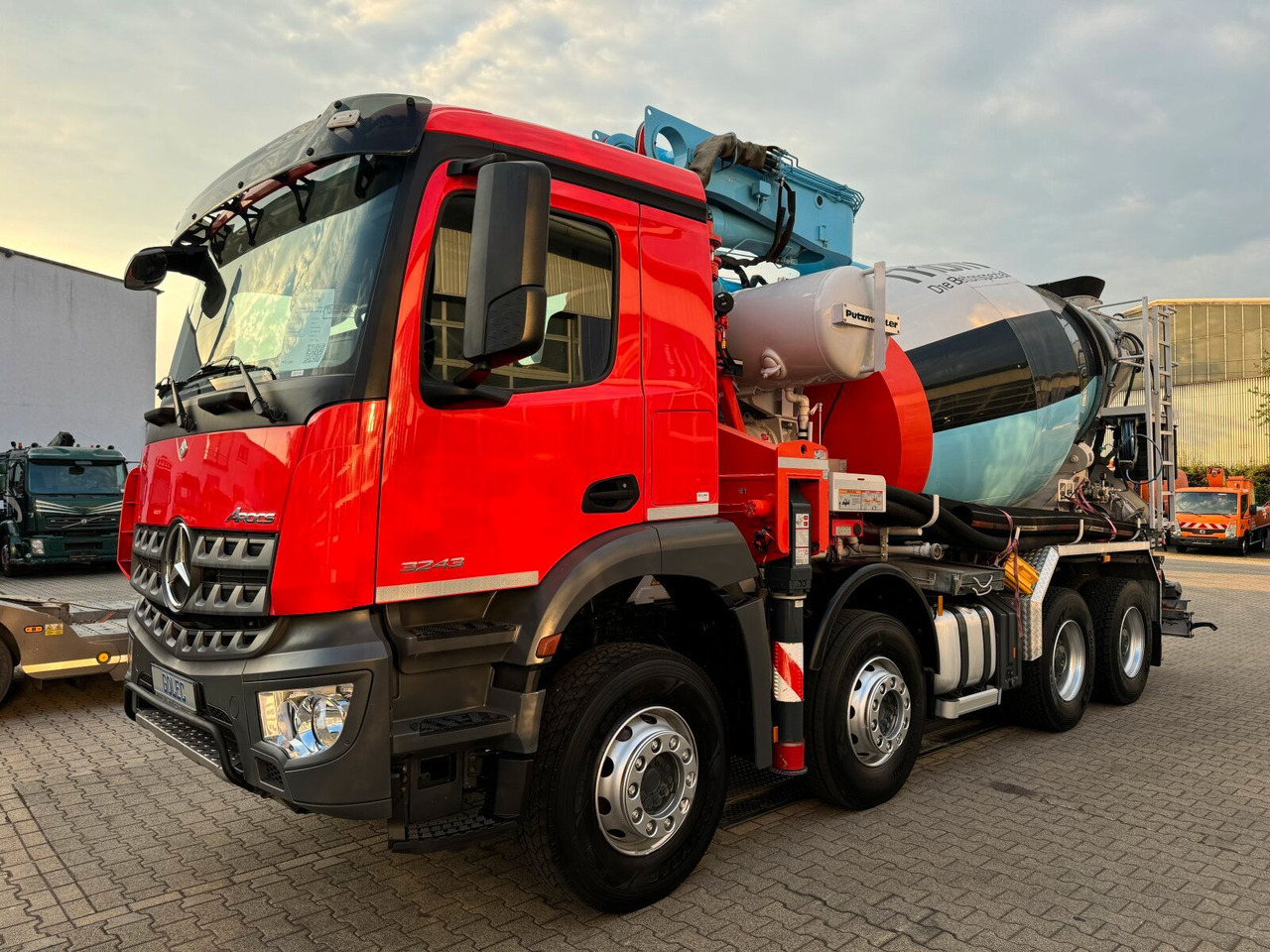 Mercedes-Benz AROCS 3243 8x4 Euro 6 Pumi Putzmeister TMM 24-3 - Betonpumpe: das Bild 3 Mercedes-Benz AROCS 3243 8x4 Euro 6 Pumi Putzmeister TMM 24-3 - Betonpumpe: das Bild 3
