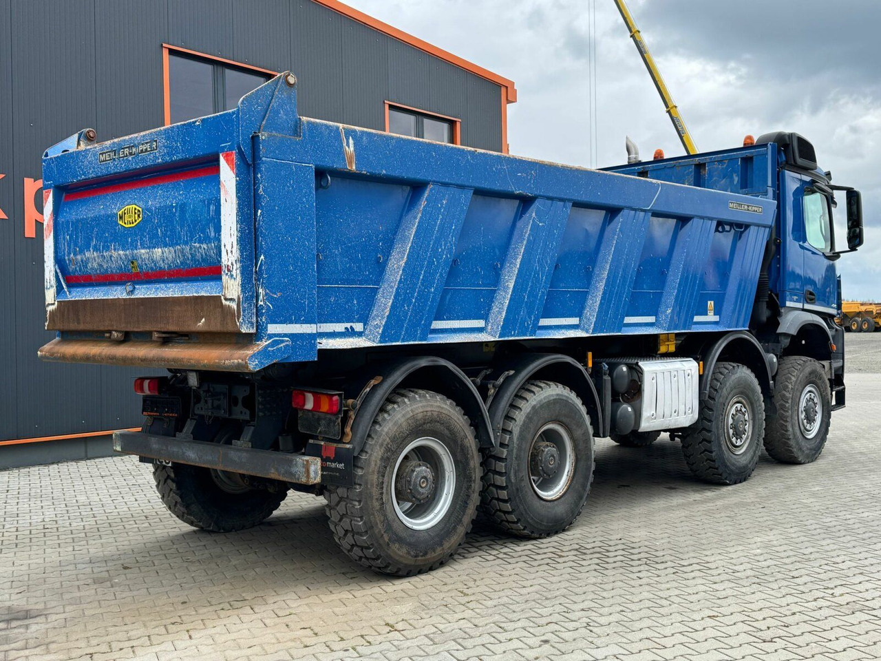 Mercedes-Benz AROCS 4145 8x8 EURO6 Muldenkipper TOP! - Kipper: das Bild 5 Mercedes-Benz AROCS 4145 8x8 EURO6 Muldenkipper TOP! - Kipper: das Bild 5