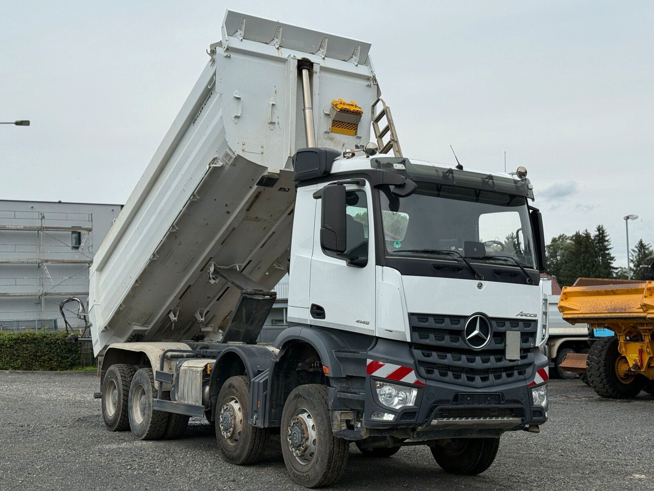 Mercedes-Benz AROCS 4145 8x8 Meiller Muldenkipper - Kipper: das Bild 2 Mercedes-Benz AROCS 4145 8x8 Meiller Muldenkipper - Kipper: das Bild 2