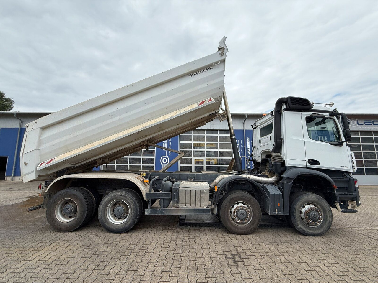 Mercedes-Benz AROCS 4145 8x8 Meiller Muldenkipper - Absetzkipper: das Bild 4 Mercedes-Benz AROCS 4145 8x8 Meiller Muldenkipper - Absetzkipper: das Bild 4