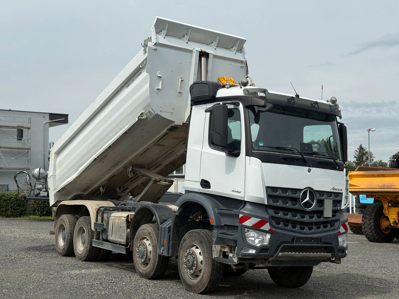 Mercedes-Benz AROCS 4145 8x8 Meiller Muldenkipper - Absetzkipper: das Bild 2 Mercedes-Benz AROCS 4145 8x8 Meiller Muldenkipper - Absetzkipper: das Bild 2