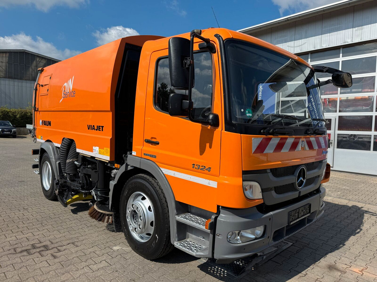 Mercedes-Benz ATEGO 1324 4x2 Kehrmaschine FAUN Viajet 6R/H - Kehrmaschine: das Bild 1 Mercedes-Benz ATEGO 1324 4x2 Kehrmaschine FAUN Viajet 6R/H - Kehrmaschine: das Bild 1