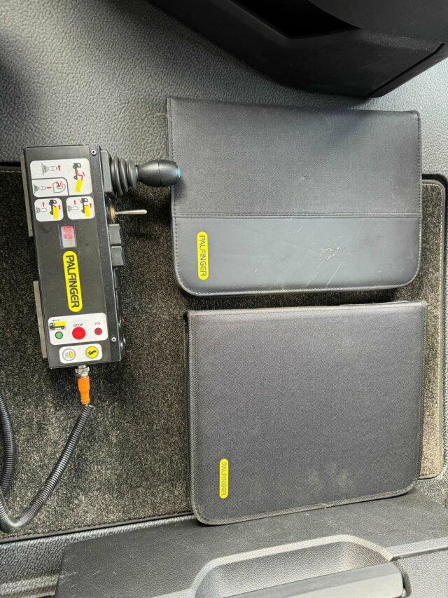 Mercedes-Benz Arocs 3253 8x4 Abrollkipper Kran Palfinger 37002 – Leasing Mercedes-Benz Arocs 3253 8x4 Abrollkipper Kran Palfinger 37002: das Bild 7 Mercedes-Benz Arocs 3253 8x4 Abrollkipper Kran Palfinger 37002 – Leasing Mercedes-Benz Arocs 3253 8x4 Abrollkipper Kran Palfinger 37002: das Bild 7