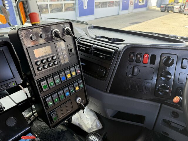 Mercedes-Benz Atego 1324 4x2 Kehrmaschine Viajet 6R/L - Kehrmaschine: das Bild 5 Mercedes-Benz Atego 1324 4x2 Kehrmaschine Viajet 6R/L - Kehrmaschine: das Bild 5