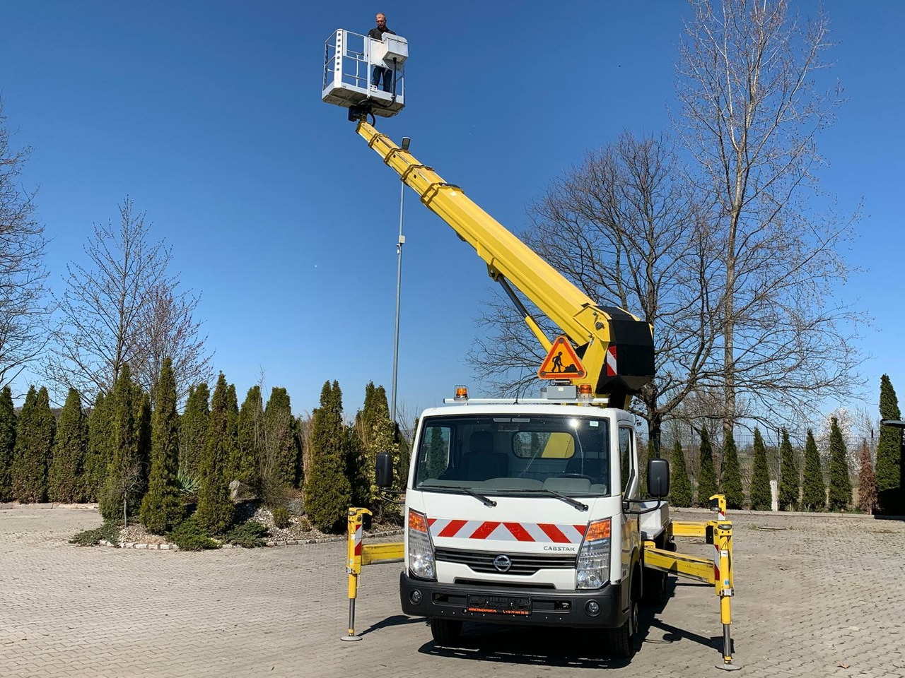 LKW mit Arbeitsbühne Nissan Cabstar 4x2 Ruthmann Steiger TB 270: das Bild 27