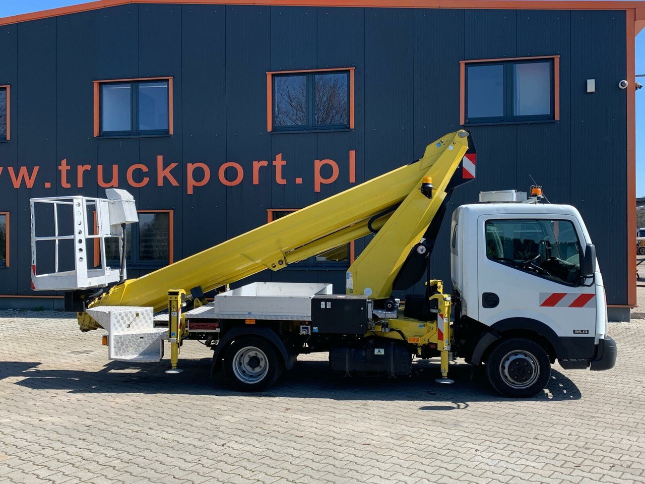 Nissan Cabstar 4x2 Ruthmann Steiger TB 270 - LKW mit Arbeitsbühne: das Bild 5 Nissan Cabstar 4x2 Ruthmann Steiger TB 270 - LKW mit Arbeitsbühne: das Bild 5