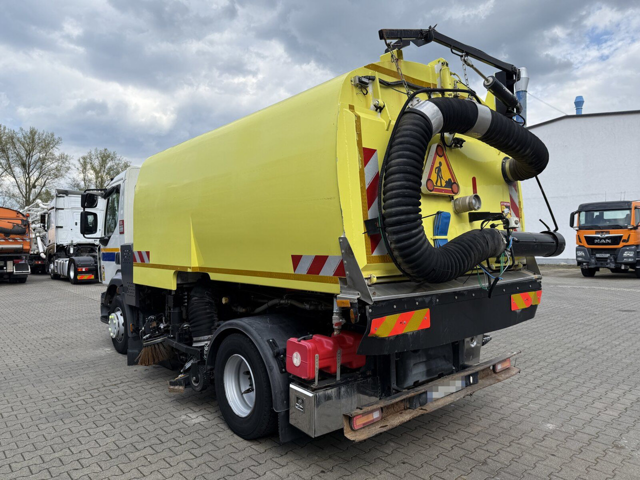 Renault Kehrmaschine Euro 6 SEMAT 6 m³ - Kehrmaschine: das Bild 5 Renault Kehrmaschine Euro 6 SEMAT 6 m³ - Kehrmaschine: das Bild 5