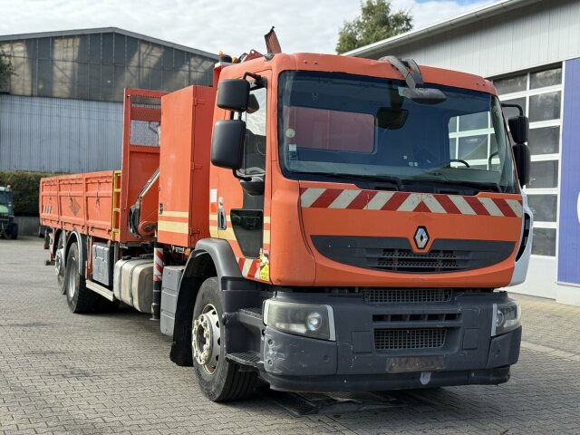 Renault Premium Lander Pritsche mit Kran FASSI - Autokran, Pritsche LKW: das Bild 1 Renault Premium Lander Pritsche mit Kran FASSI - Autokran, Pritsche LKW: das Bild 1