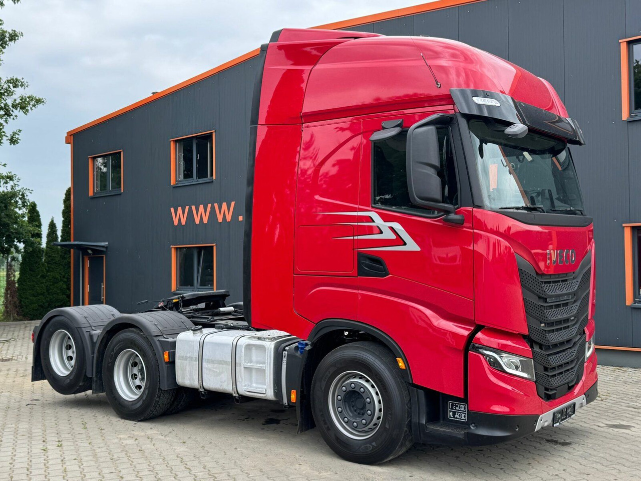 Iveco S-WAY 570 6x2 EURO6 BOOGIE Kipphydraulik - Sattelzugmaschine: das Bild 1 Iveco S-WAY 570 6x2 EURO6 BOOGIE Kipphydraulik - Sattelzugmaschine: das Bild 1