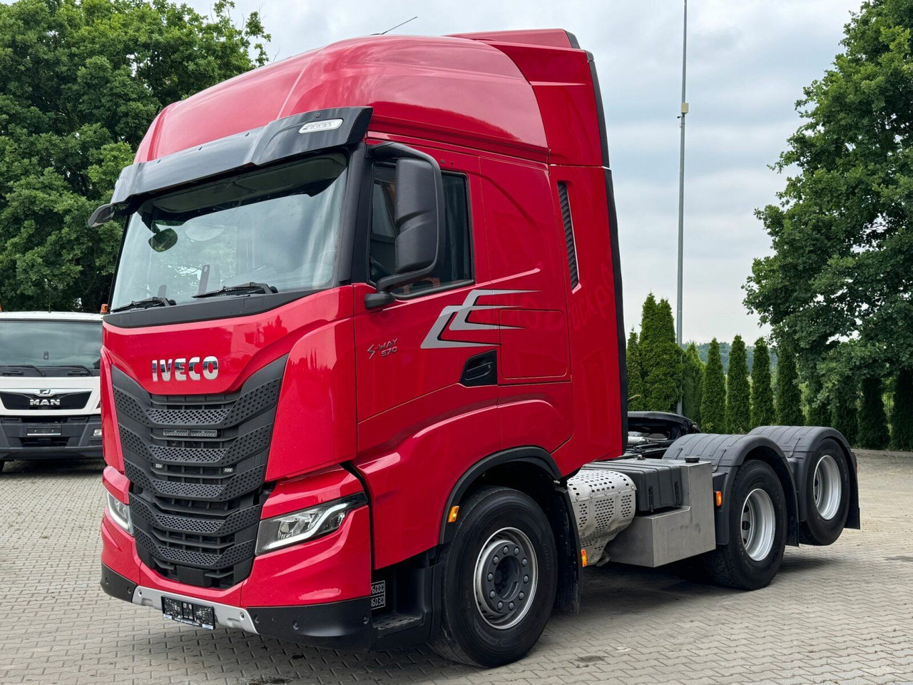 Iveco S-WAY 570 6x2 EURO6 BOOGIE Kipphydraulik - Sattelzugmaschine: das Bild 2 Iveco S-WAY 570 6x2 EURO6 BOOGIE Kipphydraulik - Sattelzugmaschine: das Bild 2