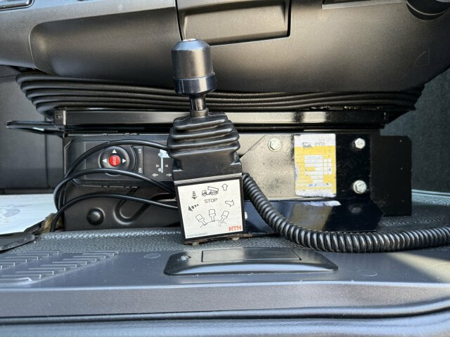 Sattelzugmaschine Mercedes-Benz Actros 1845 LS SZM 4x2 Kipphydraulik Retarder: das Bild 6 Sattelzugmaschine Mercedes-Benz Actros 1845 LS SZM 4x2 Kipphydraulik Retarder: das Bild 6